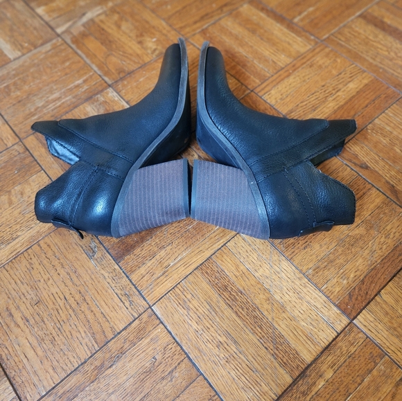 Crown Vintage Women’s Black Leather Ankle Booties Zip Block Heel Size 10M - Picture 6 of 13